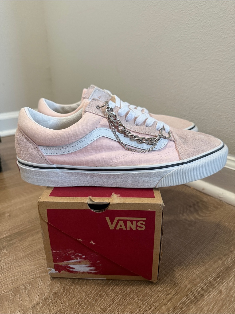 Vans old skool sneakers pink 9.5 men 11 women Comes